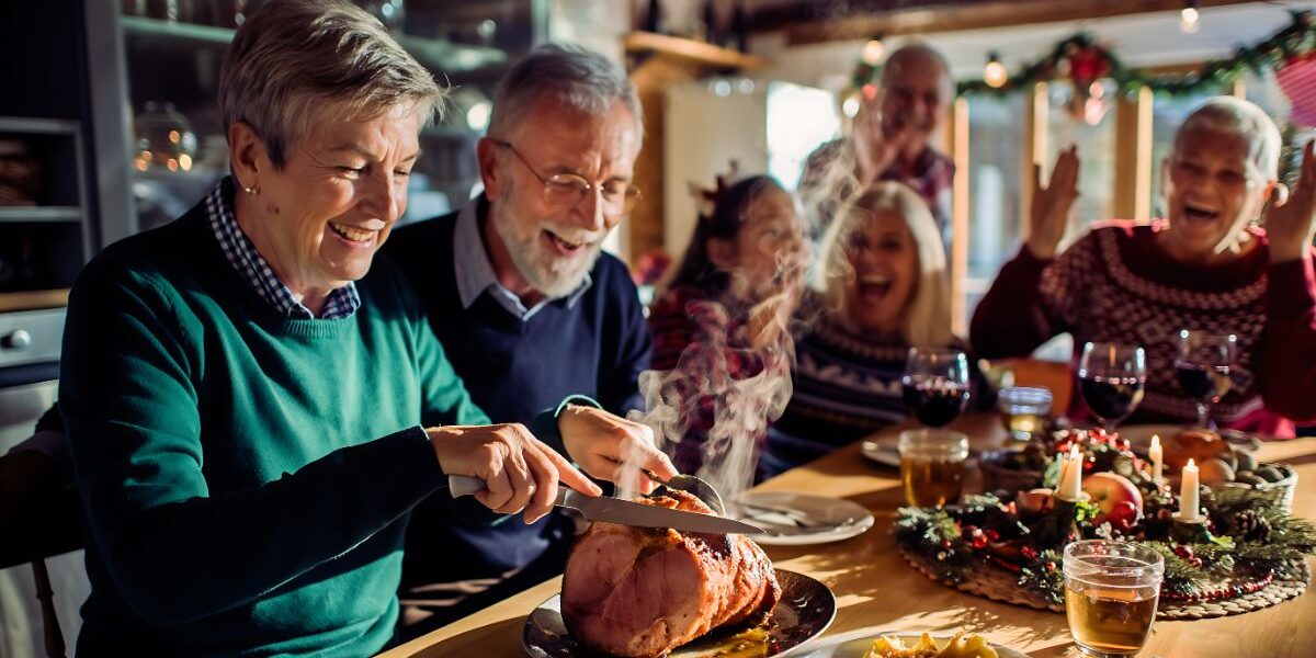 Staying Healthy During Holiday Travel & Gatherings banner