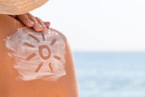 Mineral Sunscreen VS Chemical Sunscreen featured image
